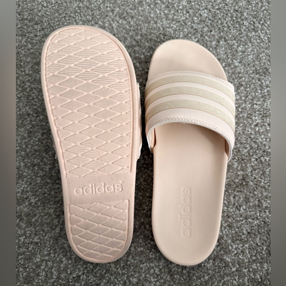 Adidas Adilette Comfort Slides Beige Size 9 - Picture 3 of 3